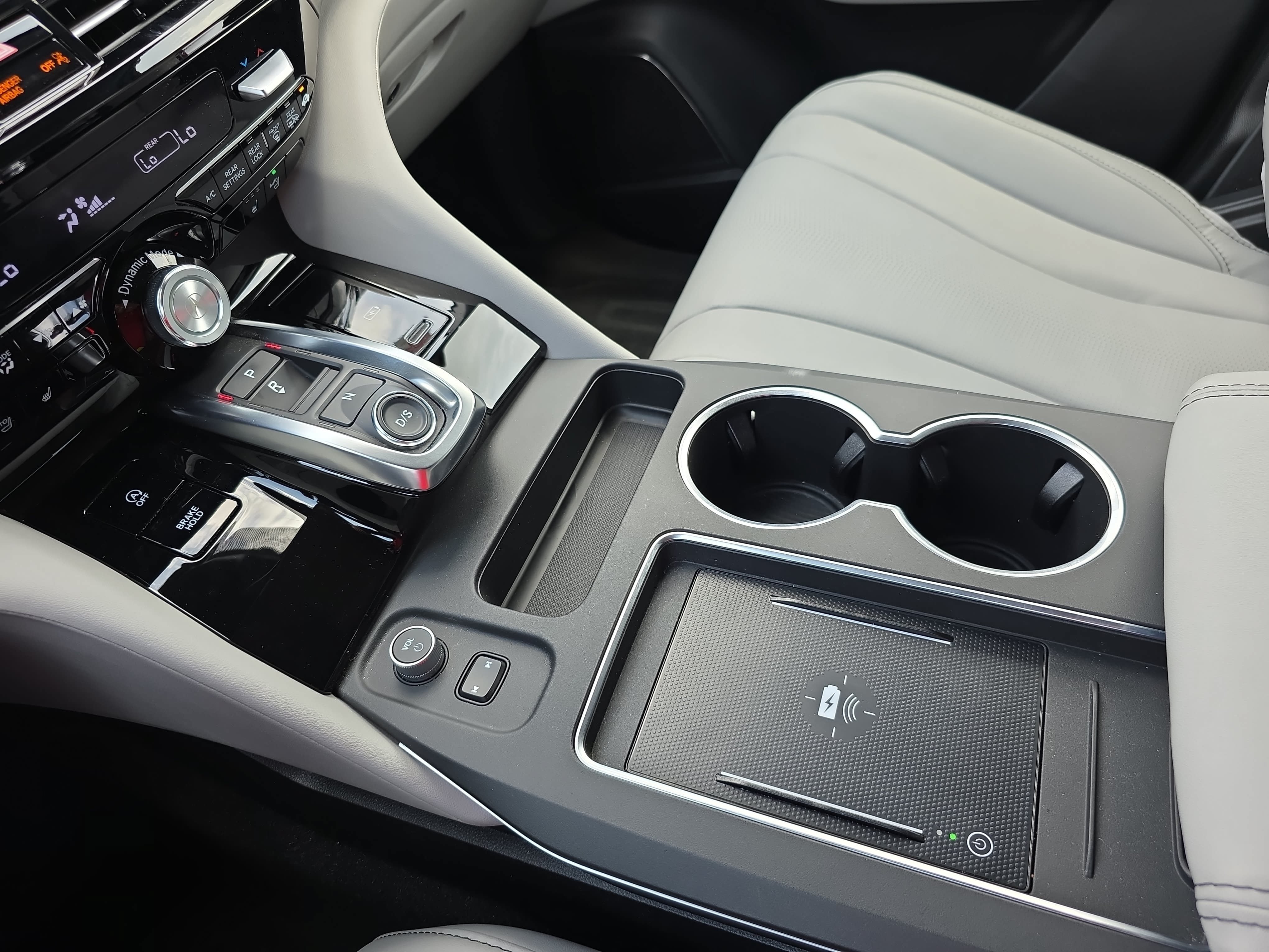 Certified 2025 Acura MDX SH-AWD w/ Technology Package image 25