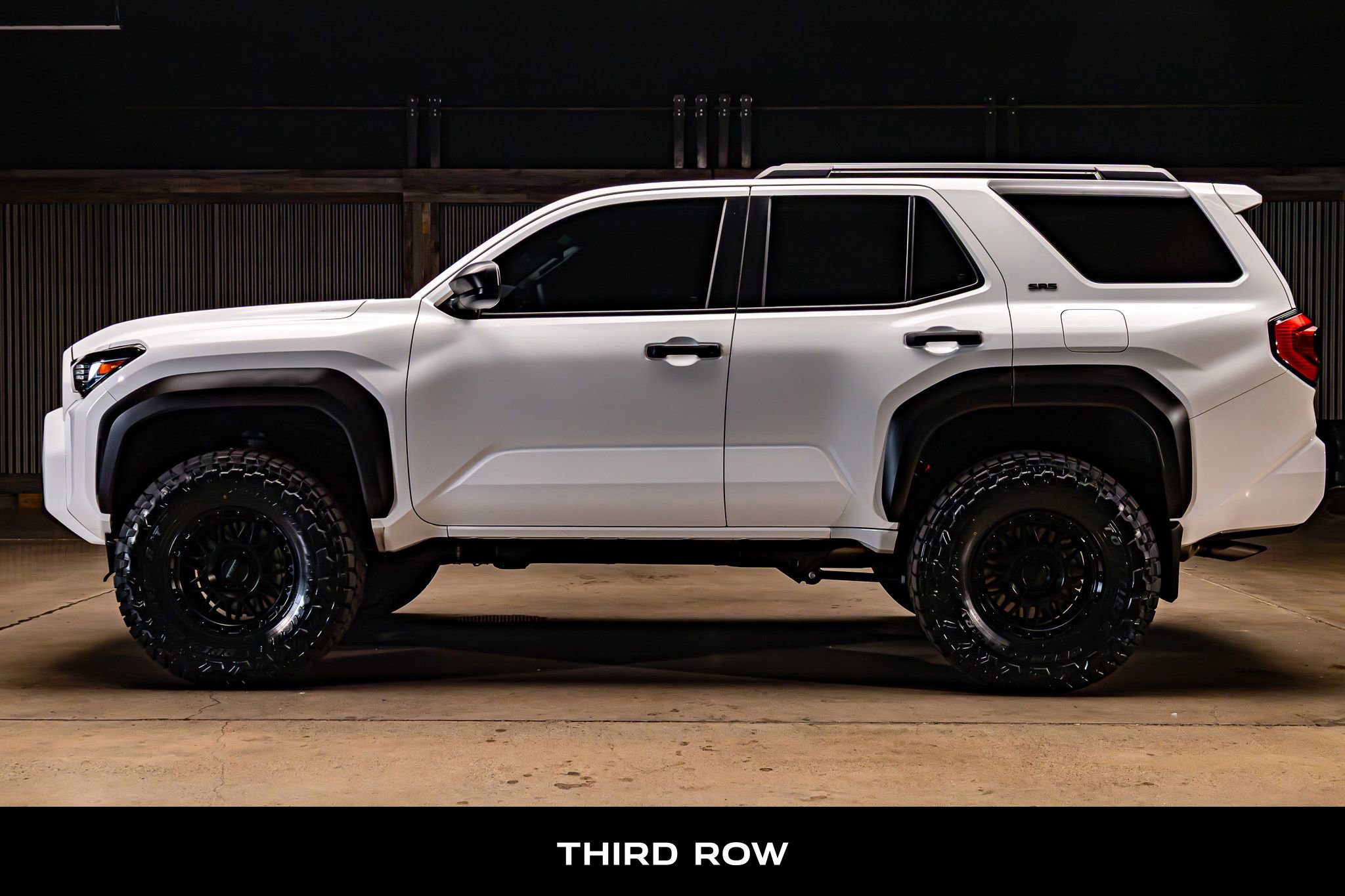 Used 2025 Toyota 4Runner SR5 AWD/4WD image 6