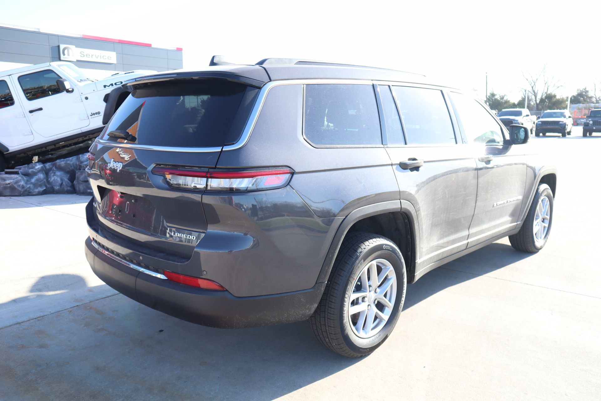 New 2026 Jeep Grand Cherokee L Laredo image 22