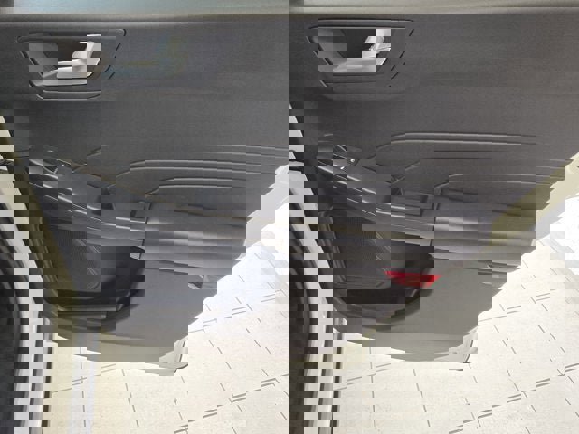 Used 2023 Ford Escape SE image 6