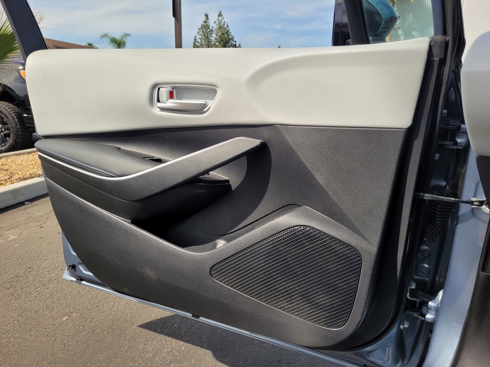 Used 2021 Toyota Corolla SE image 25