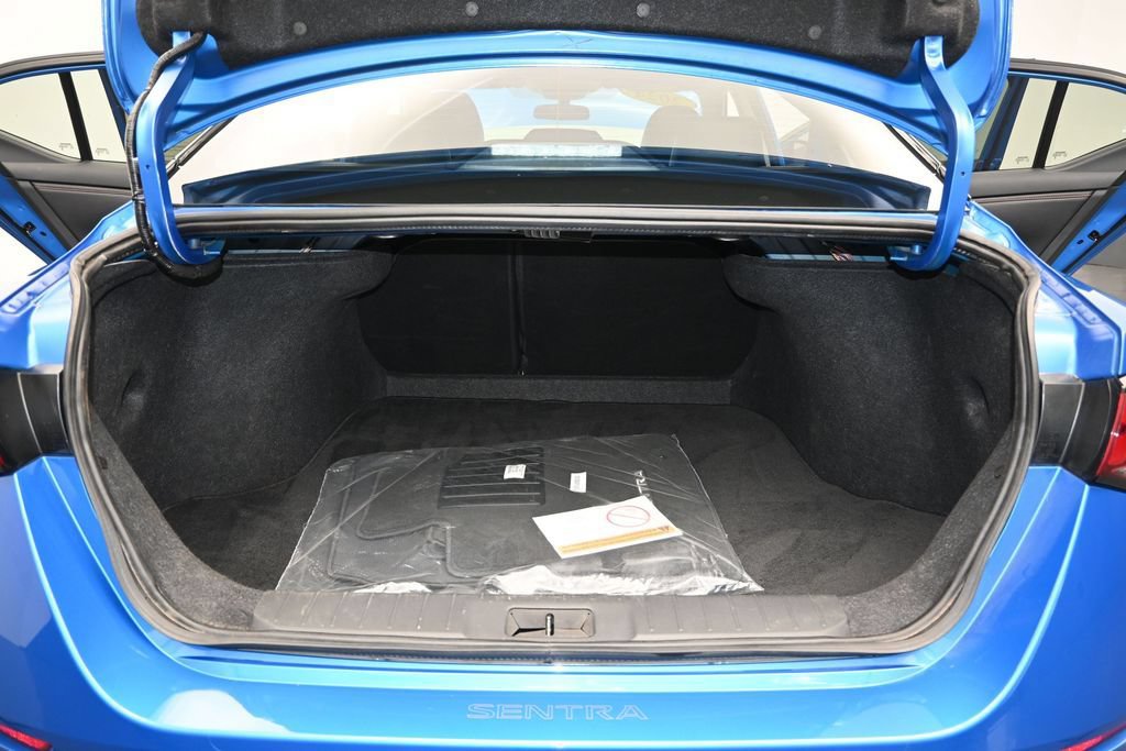 Used 2024 Nissan Sentra SR w/ SR Premium Package FWD image 11