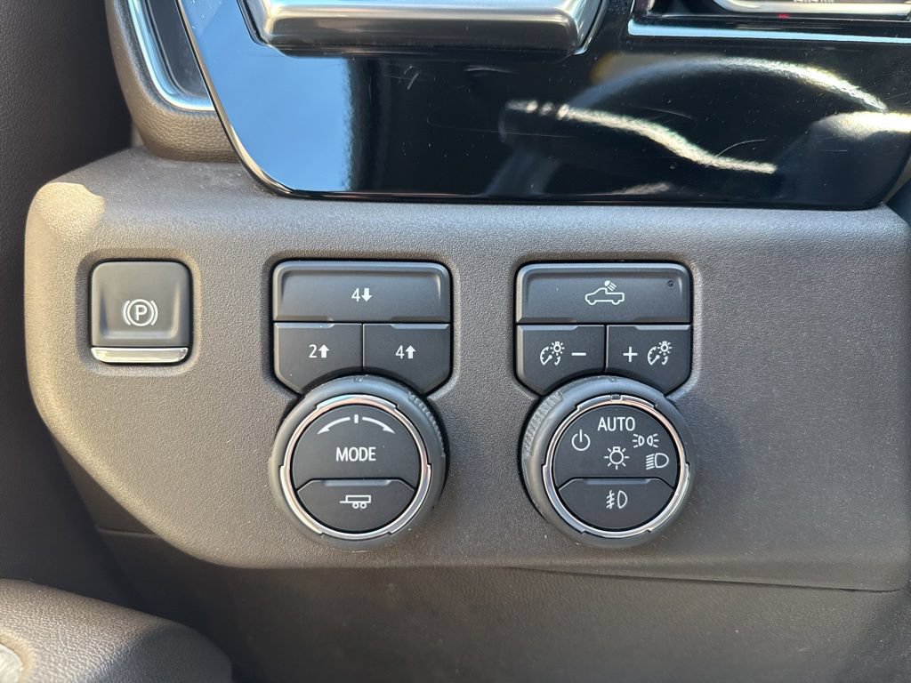 Used 2025 Chevrolet Silverado 2500 LT w/ Convenience Package AWD/4WD image 21