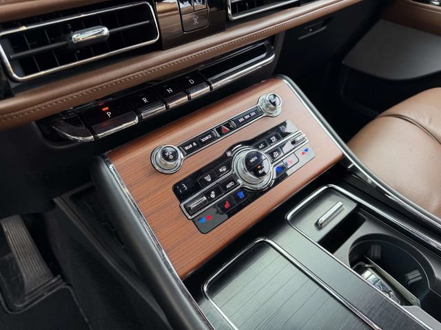 Used 2020 Lincoln Aviator Reserve w/ Equipment Group 202A AWD/4WD image 27