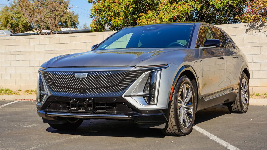 New 2026 Cadillac Lyriq Luxury w/ LPO, Floor Liner Package image 2