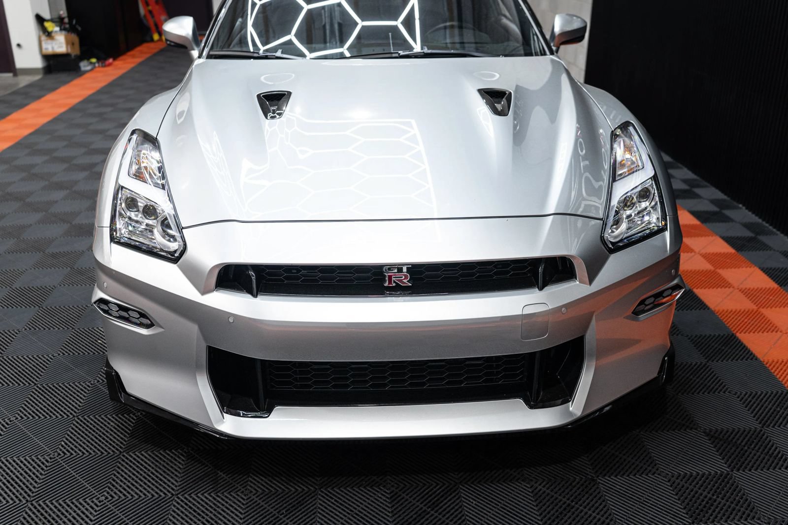 Used 2024 Nissan GT-R Premium w/ Floor Mat Package AWD/4WD image 10