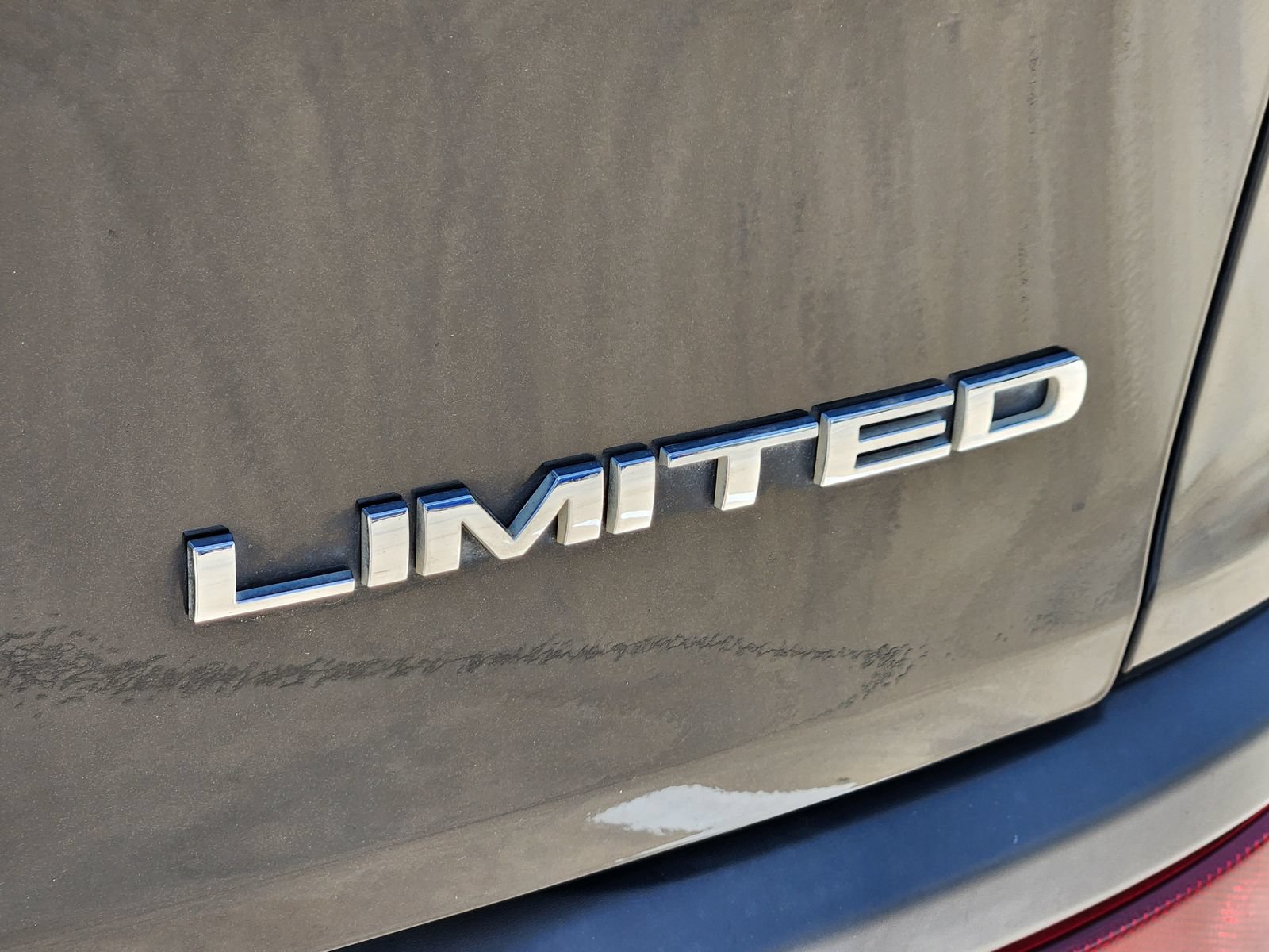 Used 2016 Jeep Cherokee Limited w/ Luxury Group FWD image 13