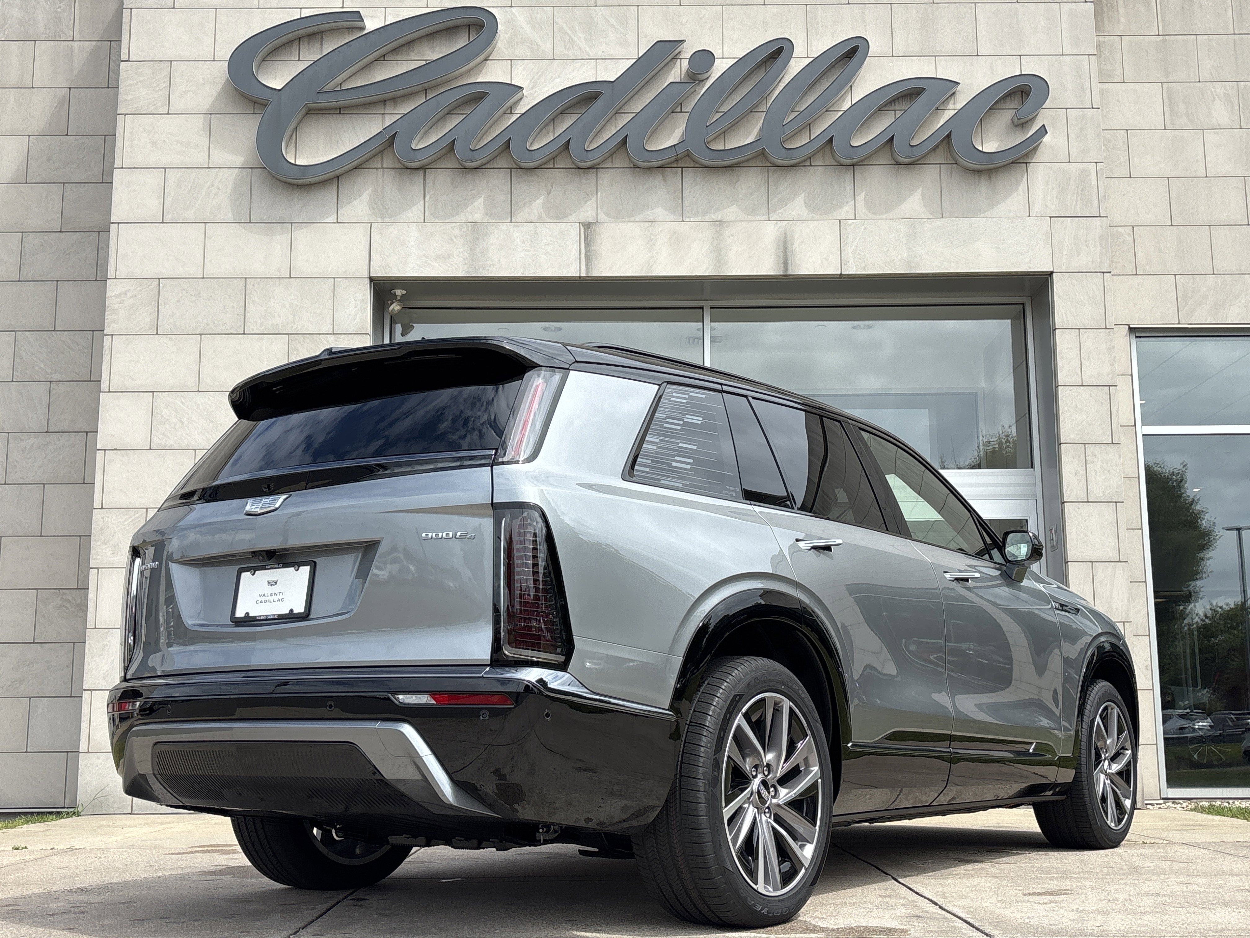 New 2026 Cadillac Vistiq Sport image 4