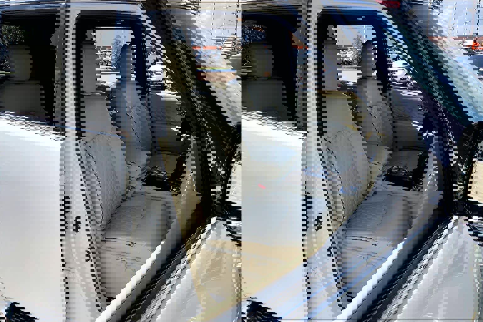 Used 2024 INFINITI QX80 Sensory w/ Cargo Package image 9