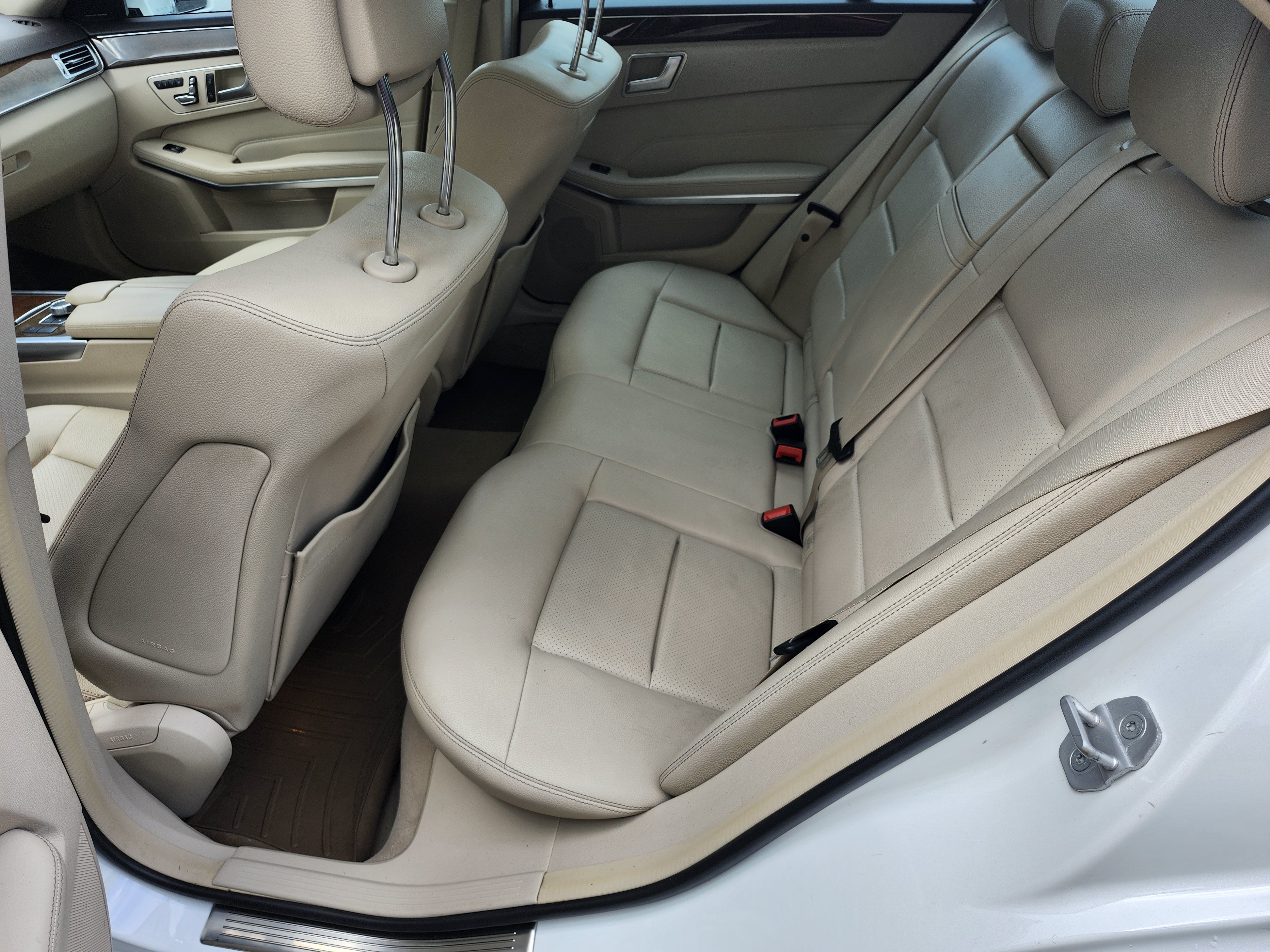 Used 2016 Mercedes-Benz E 350 4MATIC Sedan image 5