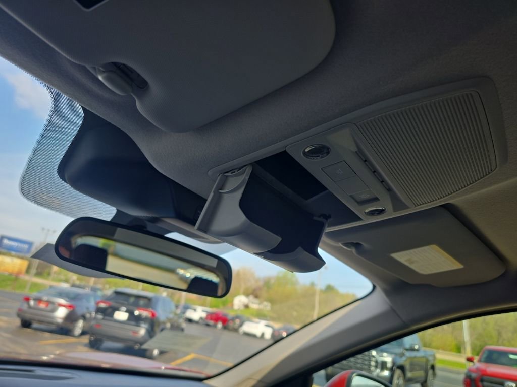 Certified 2025 Nissan Kicks SR AWD/4WD image 27