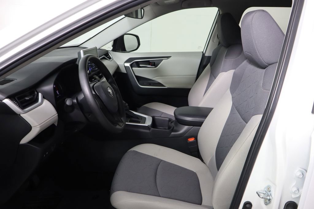 Used 2023 Toyota RAV4 XLE FWD image 14