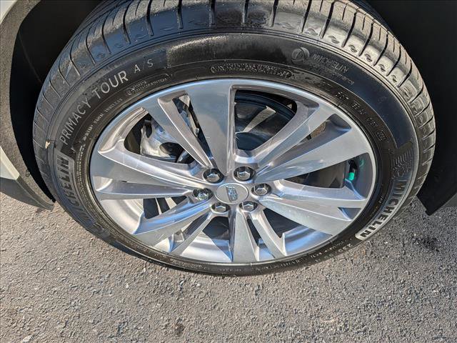 Used 2026 Cadillac XT5 Premium Luxury w/ Driver Assist Package image 9