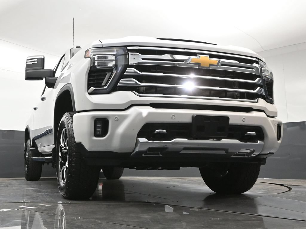Certified 2025 Chevrolet Silverado 3500 High Country w/ High Country Premium Package AWD/4WD image 29
