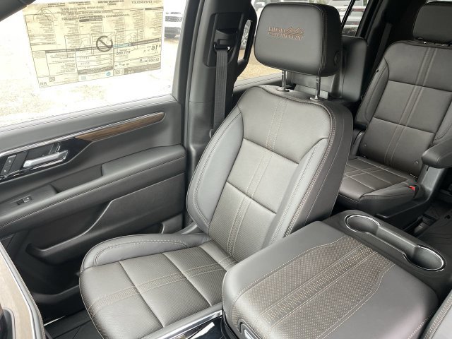 New 2026 Chevrolet Suburban High Country AWD/4WD image 26