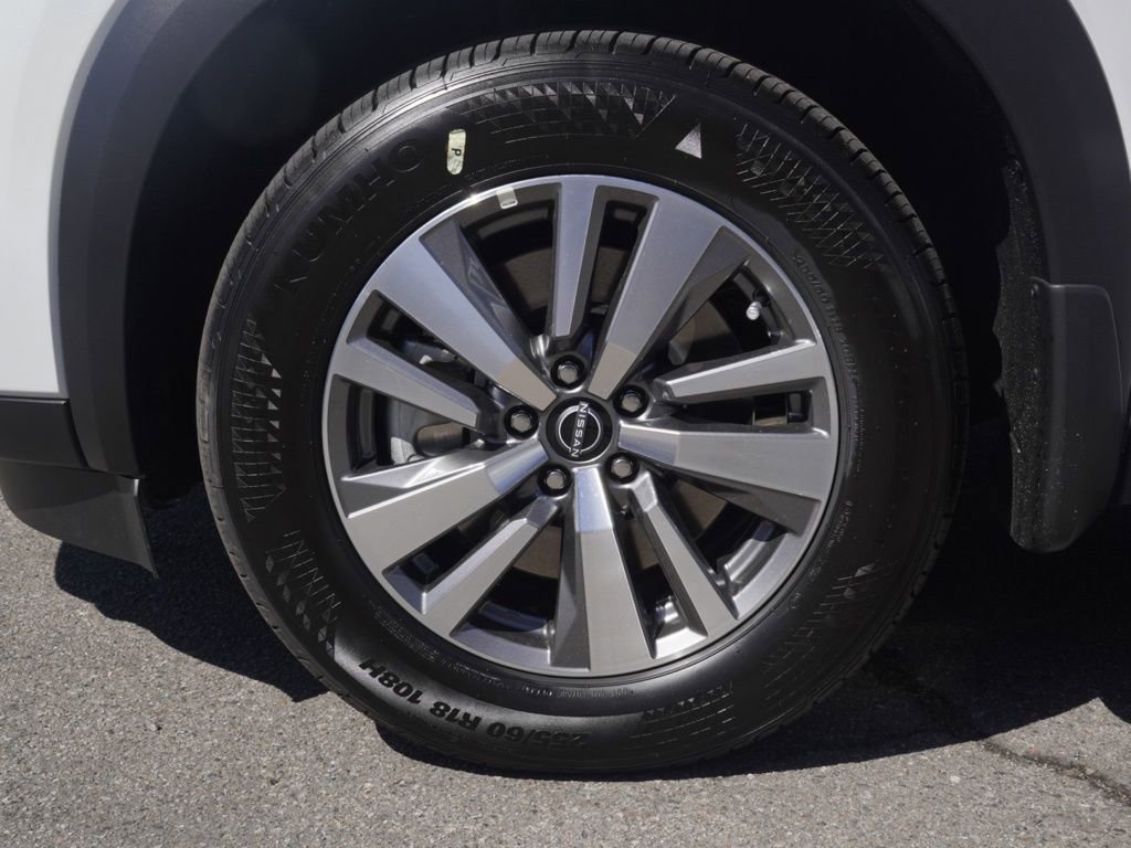New 2026 Nissan Pathfinder SL image 7