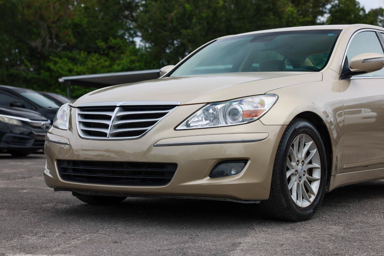 Used 2011 Hyundai Genesis 3.8 RWD image 25