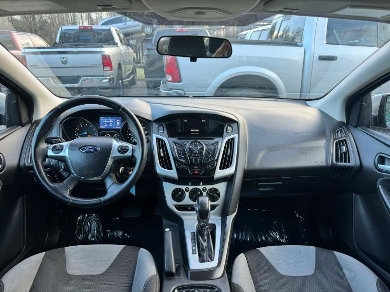 Used 2014 Ford Focus SE w/ SE Sport Package image 17