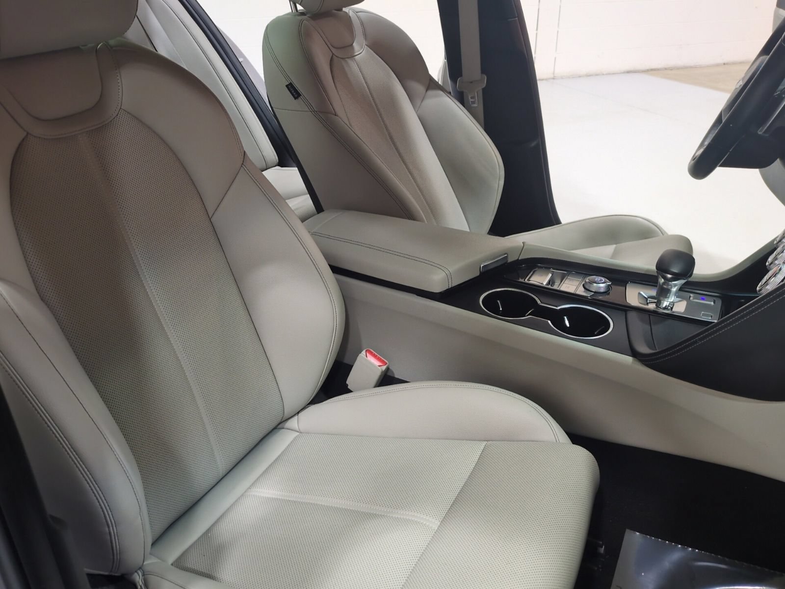 Certified 2023 Genesis G70 2.0T AWD/4WD image 10