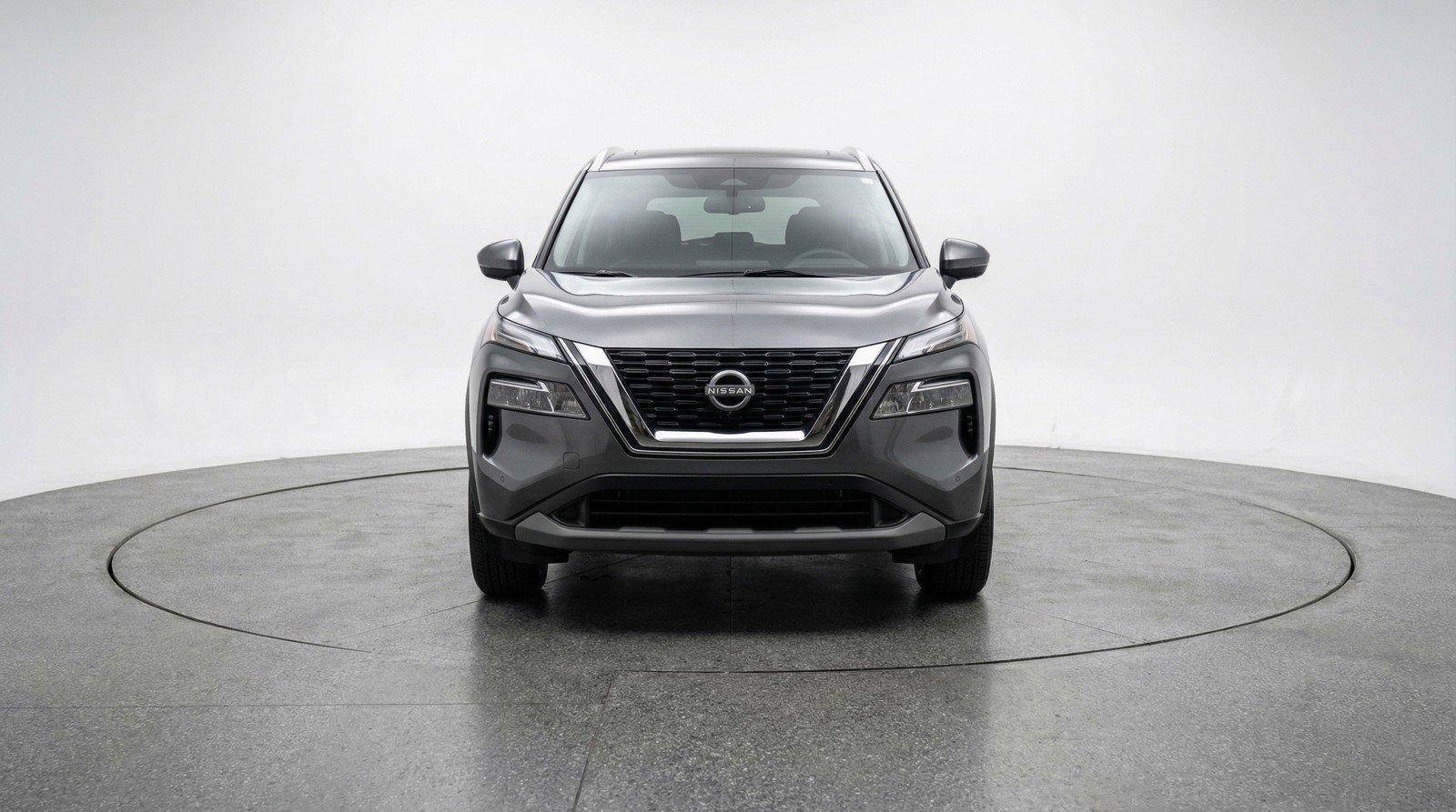 Used 2025 Nissan Rogue SV image 2