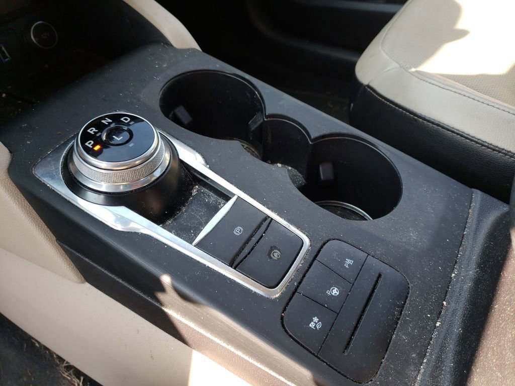 Used 2020 Ford Escape Titanium image 23