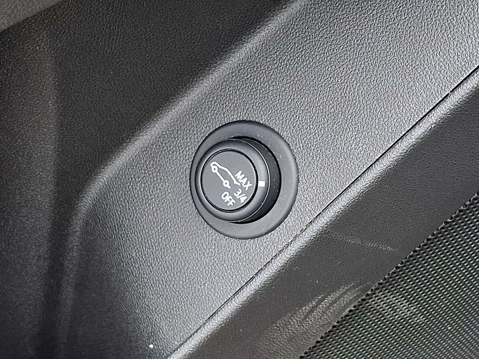 Certified 2024 Chevrolet Equinox LT w/ LPO, Floor Liner Package FWD image 25