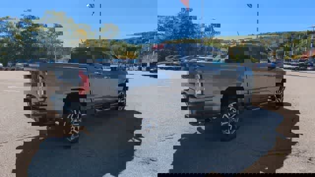 Certified 2022 GMC Canyon Denali image 8