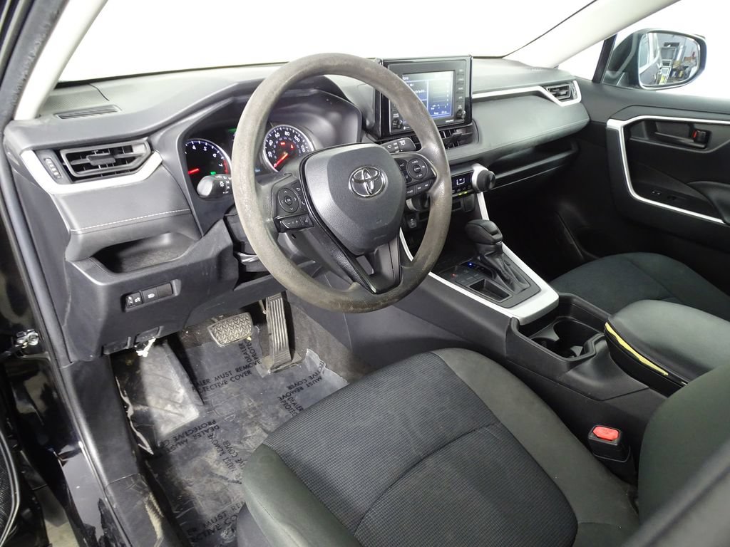 Used 2021 Toyota RAV4 LE FWD image 19