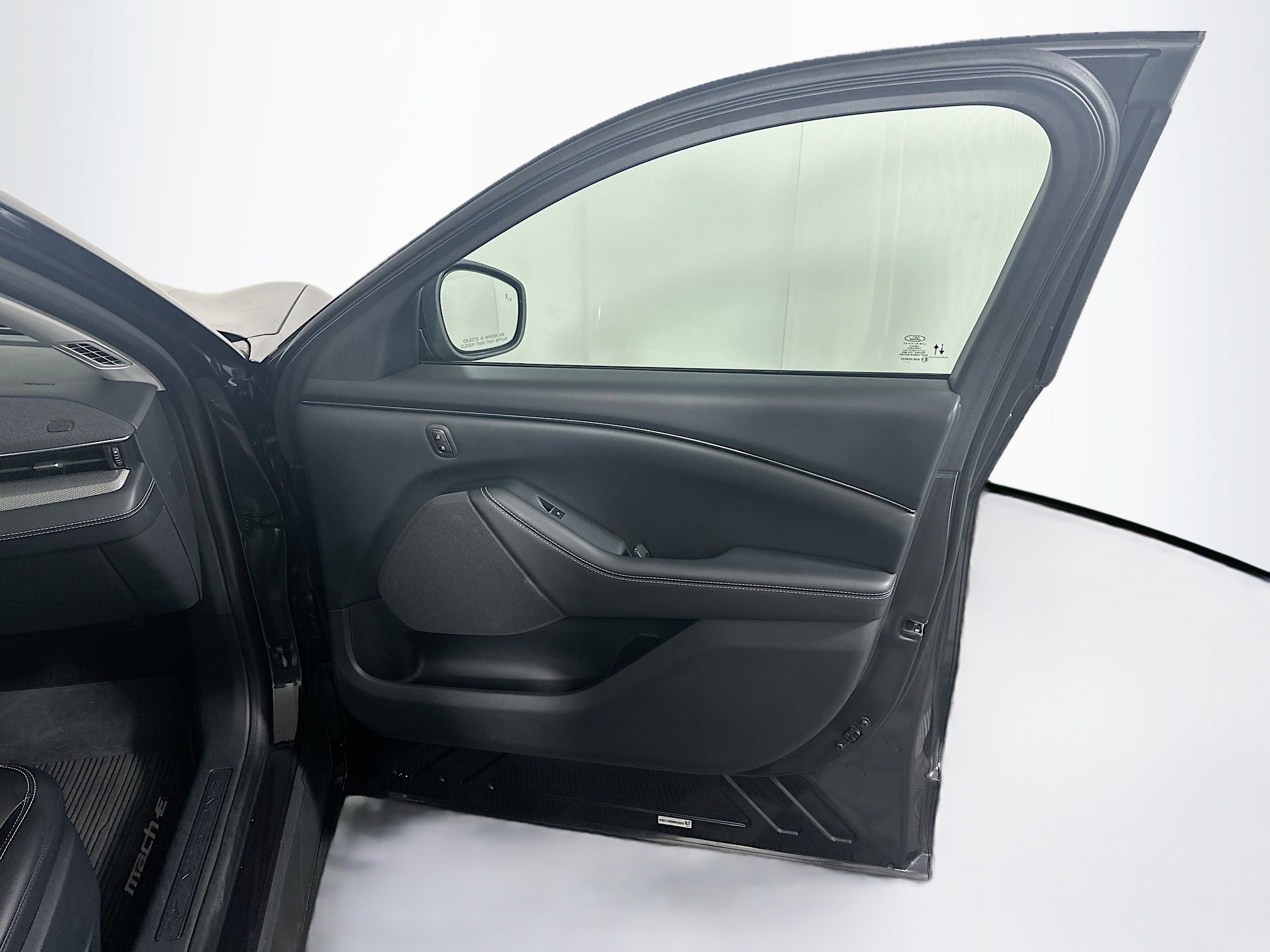 Used 2021 Ford Mustang Mach-E Select image 33