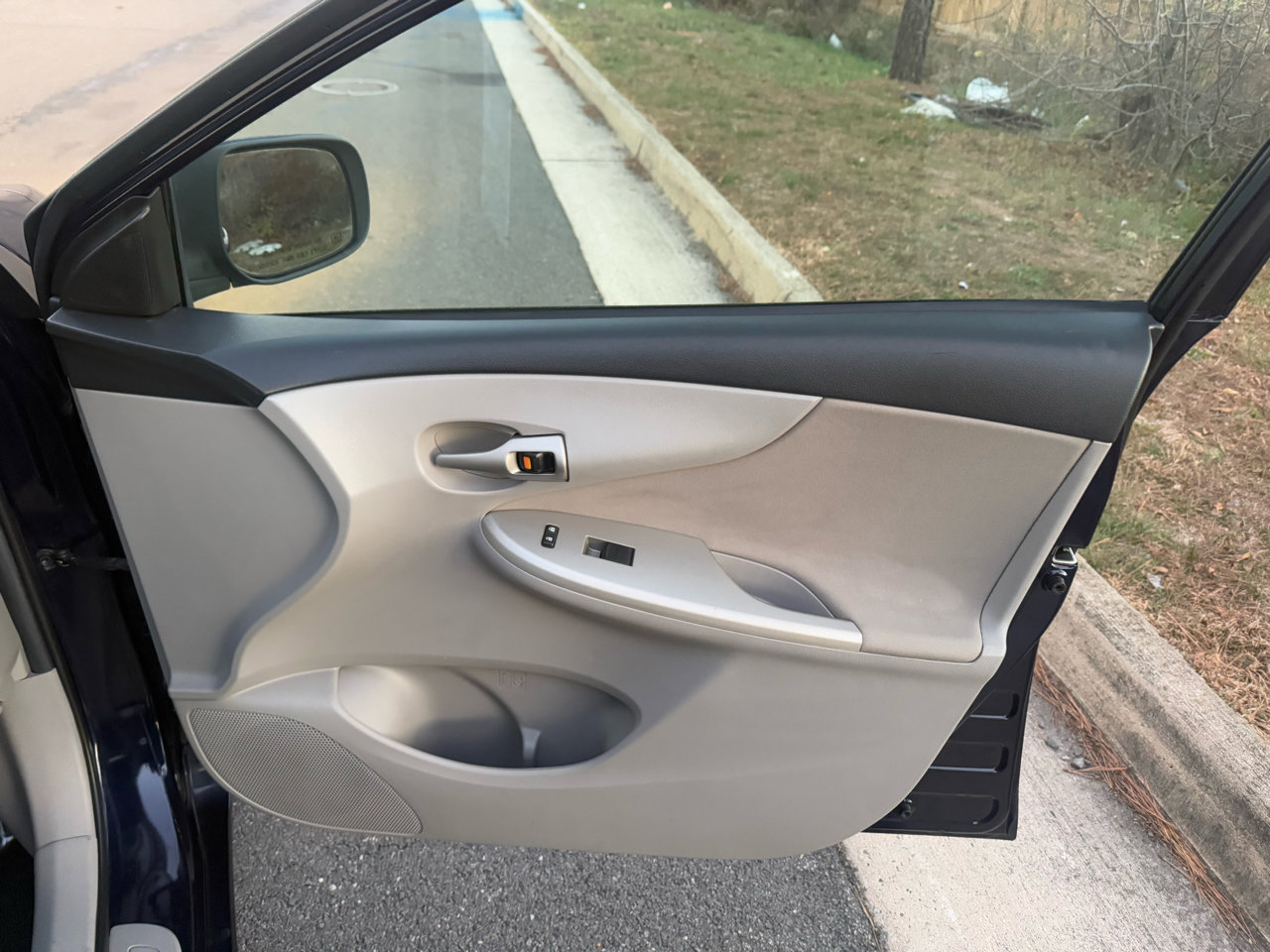 Used 2013 Toyota Corolla LE Special Edition image 18