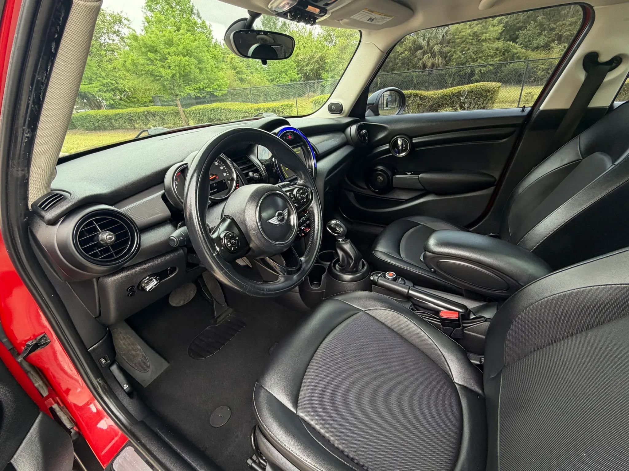 Used 2017 MINI Cooper 4-Door Hardtop FWD image 9