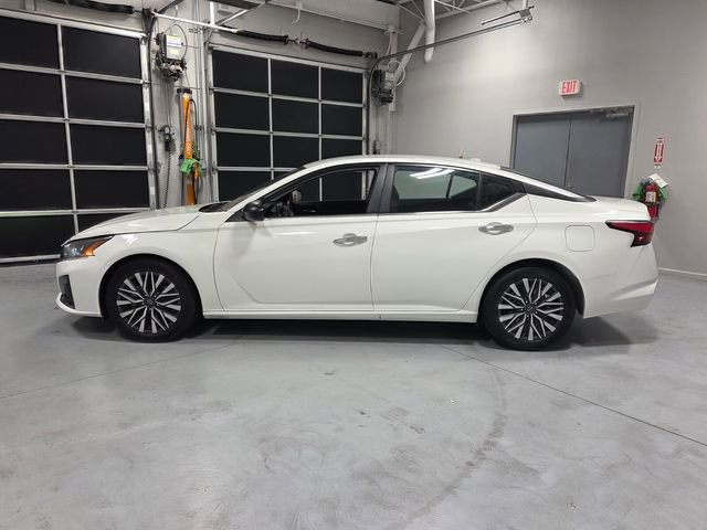 Used 2025 Nissan Altima 2.5 SV FWD image 4