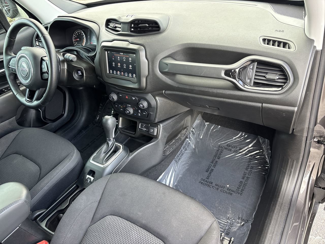 Used 2020 Jeep Renegade Altitude FWD image 10