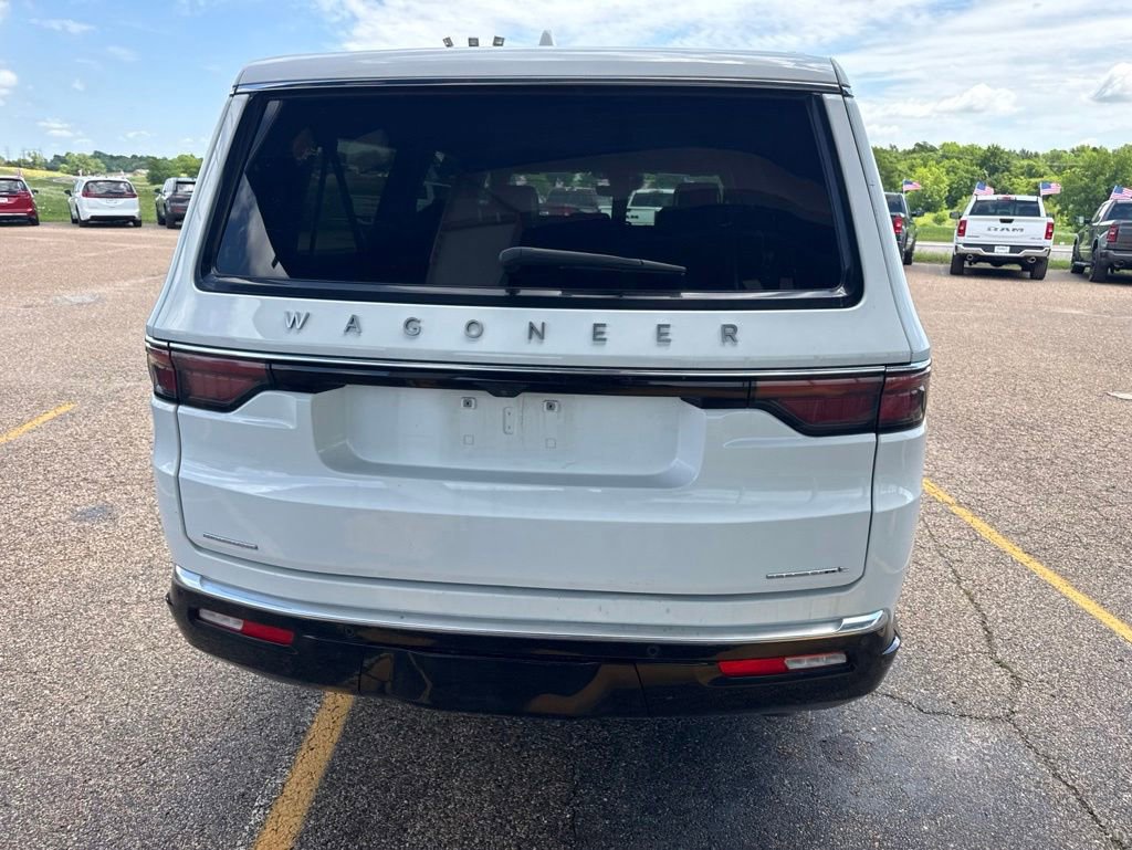 Used 2023 Jeep Wagoneer L Series II AWD/4WD image 6
