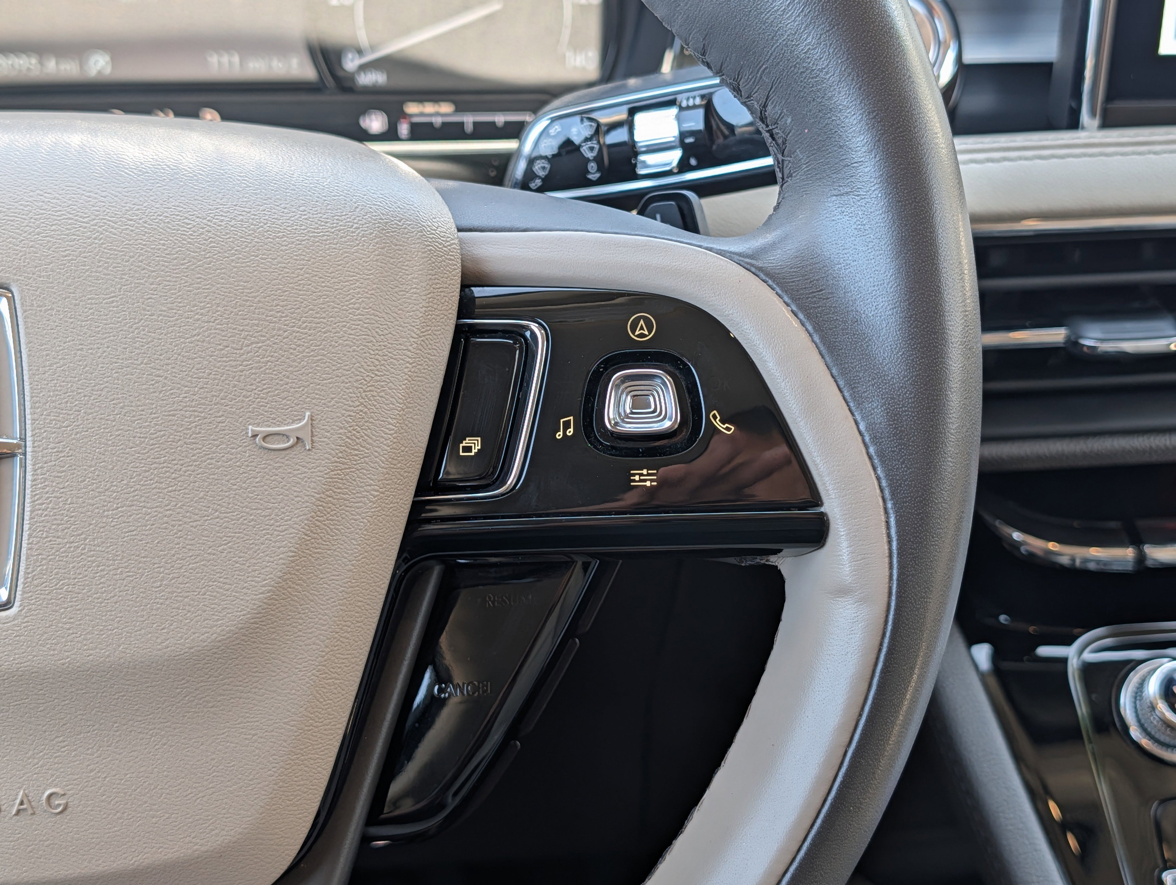 Used 2021 Lincoln Corsair FWD w/ Convenience Package image 26