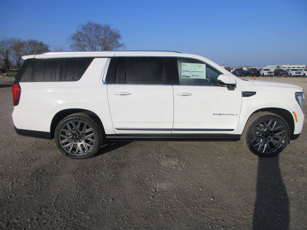 New 2026 GMC Yukon XL Denali Ultimate image 3