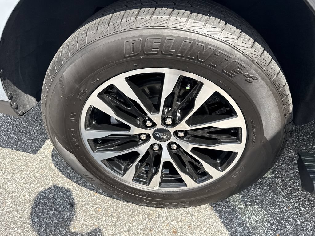 Used 2025 Ford Expedition Platinum AWD/4WD image 17