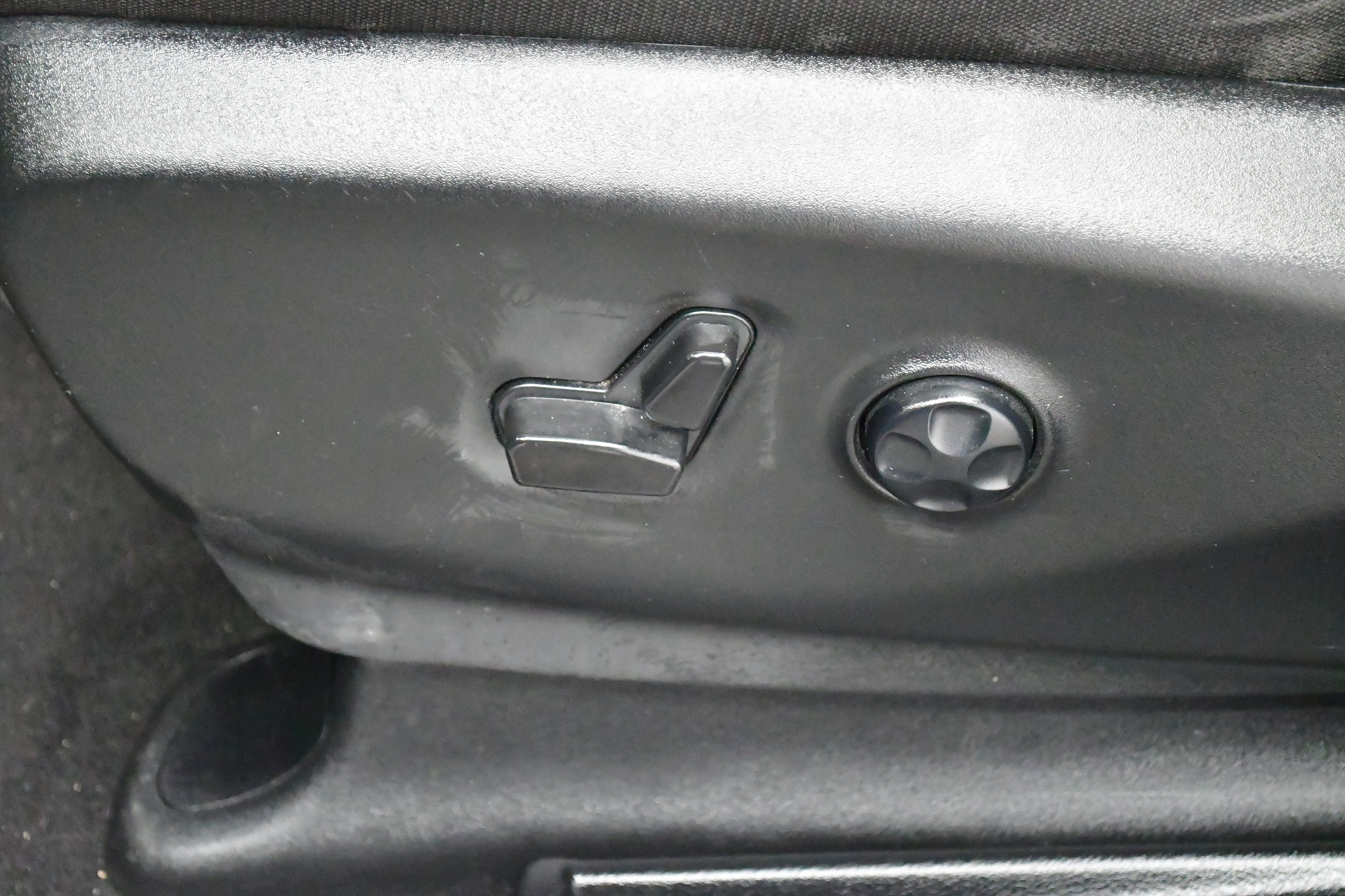 Used 2023 Chrysler Pacifica Touring FWD image 13