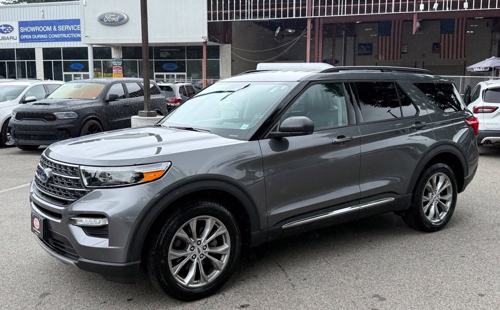 Certified 2023 Ford Explorer XLT w/ Equipment Group 202A AWD/4WD image 4