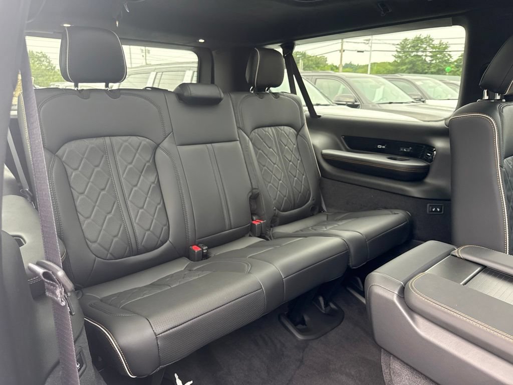 New 2026 Jeep Grand Wagoneer L Summit AWD/4WD image 31