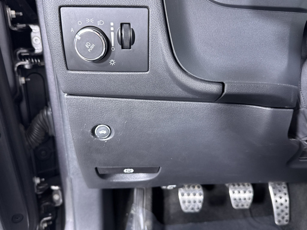 Used 2014 Dodge Challenger R/T image 27