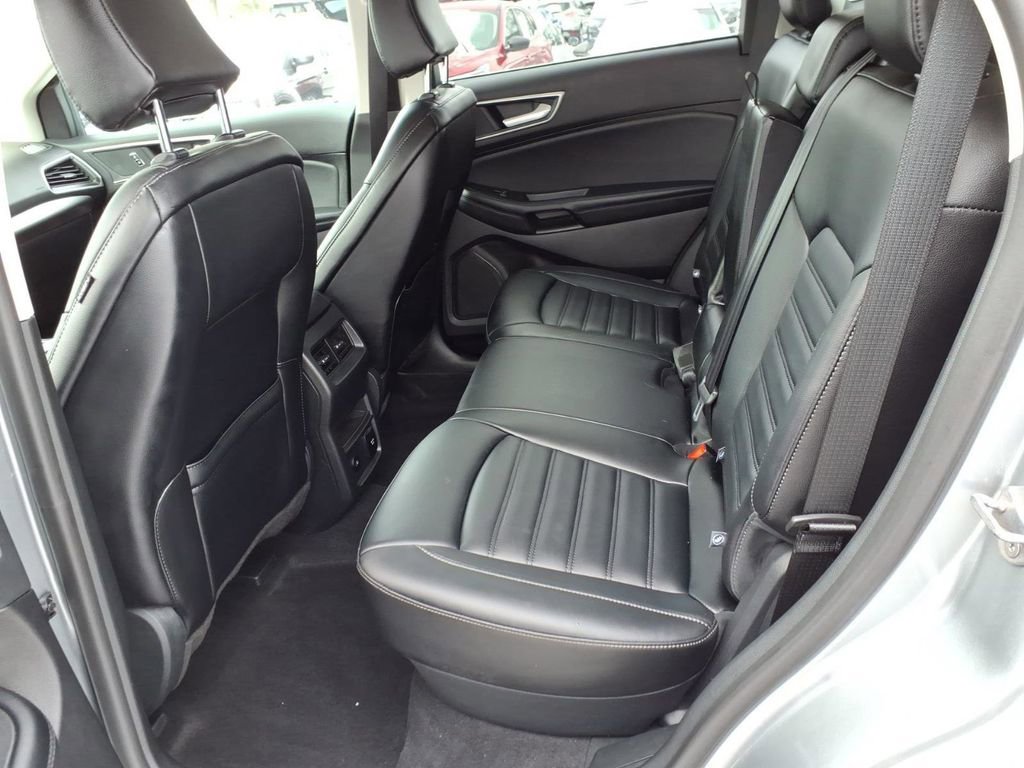 Used 2024 Ford Edge SEL w/ Convenience Package image 11