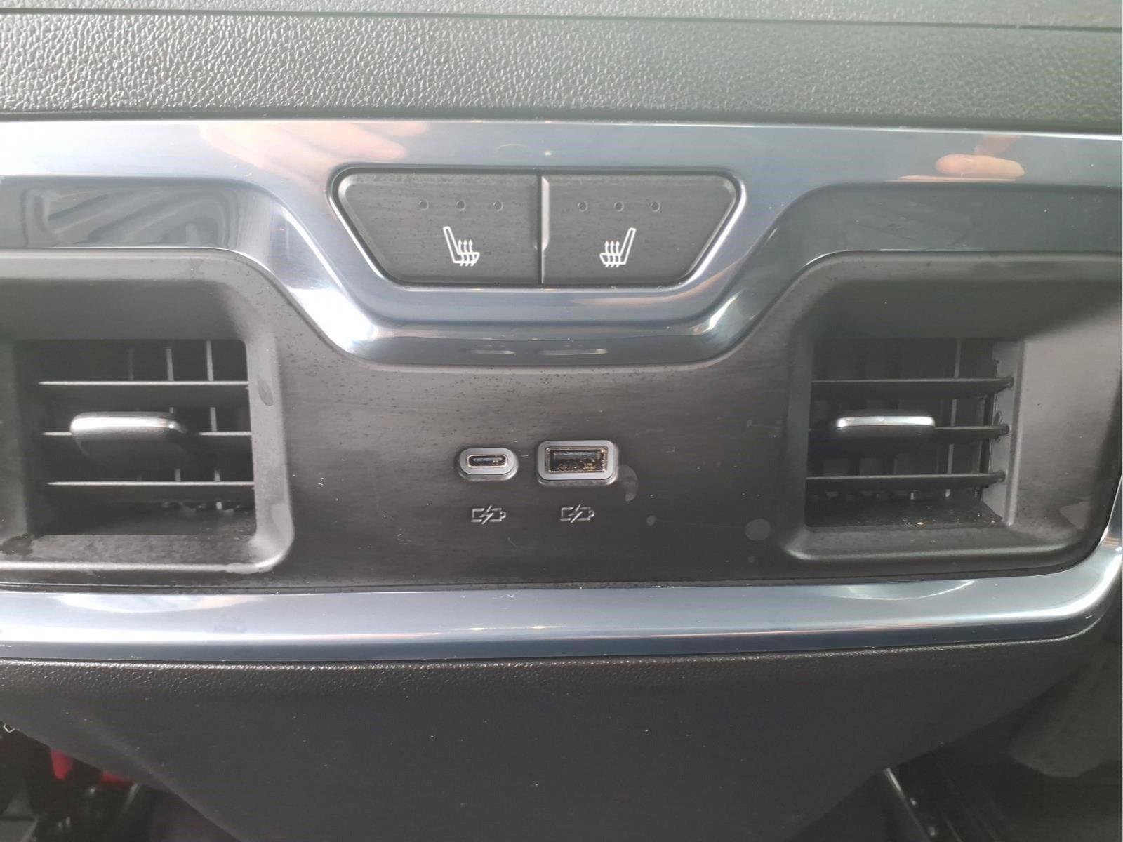 Used 2025 Chevrolet Silverado 1500 LTZ AWD/4WD image 16