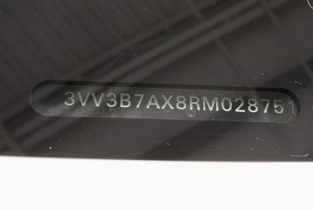 Used 2024 Volkswagen Tiguan SE FWD image 33