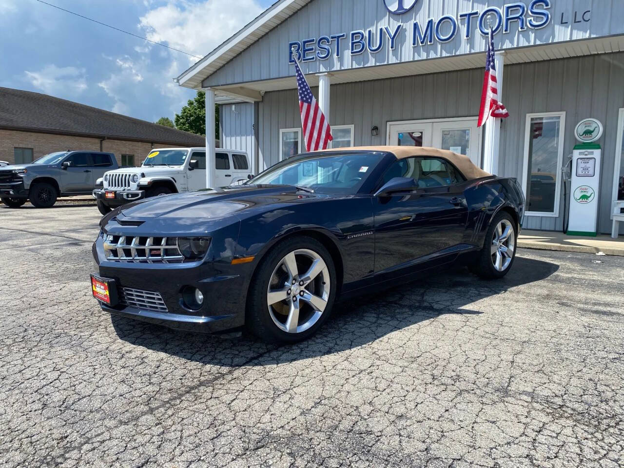 Used 2013 Chevrolet Camaro SS w/ RS Package image 2