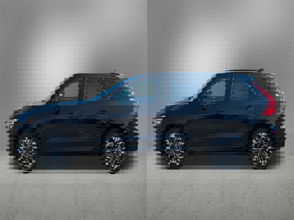 Used 2026 Volvo XC60 B5 Plus w/ Protection Package Premier image 3