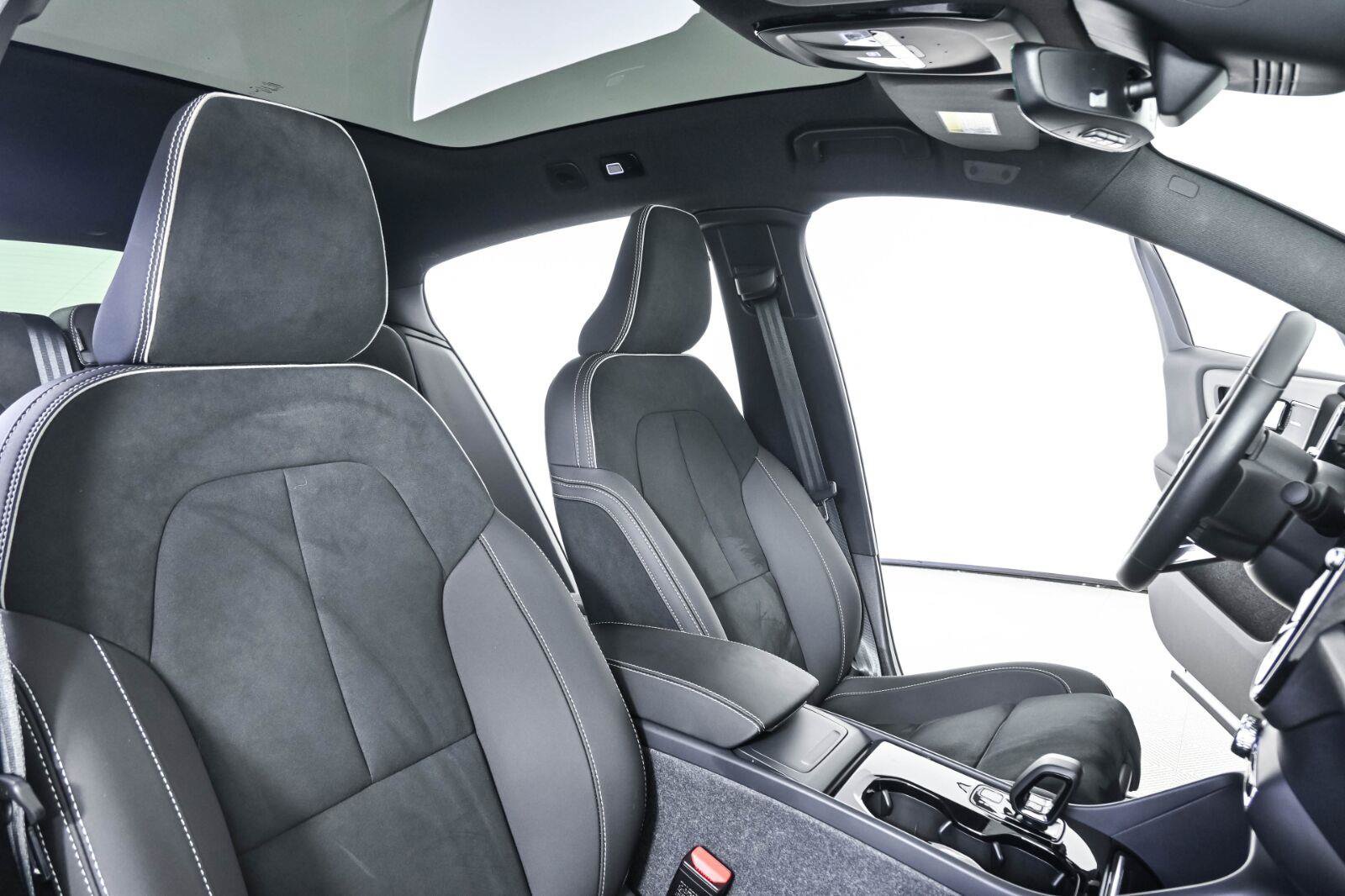 Certified 2024 Volvo C40 Recharge Ultimate AWD/4WD image 24
