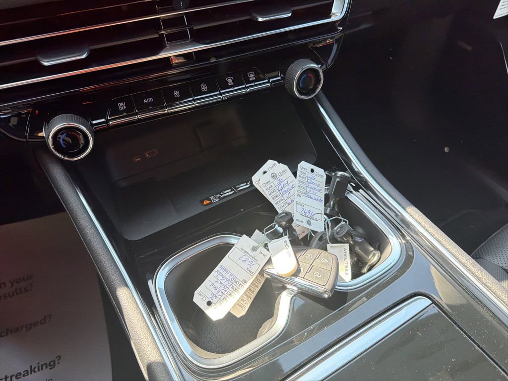 New 2026 Chevrolet Traverse Z71 w/ Enhanced Driving Package AWD/4WD image 16