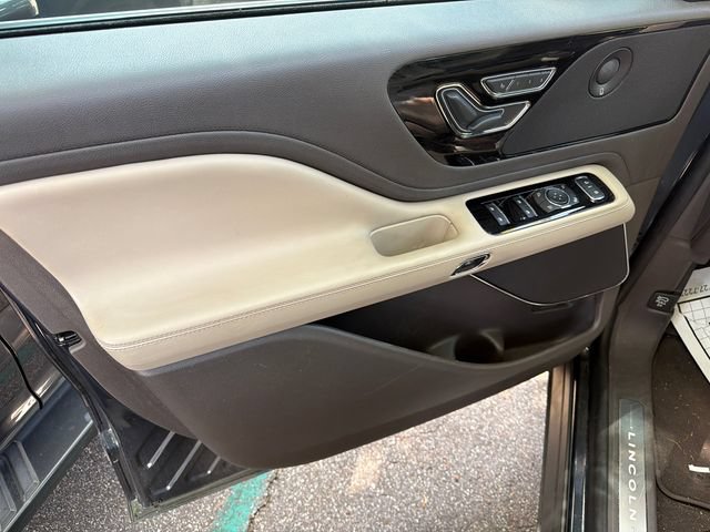 Used 2022 Lincoln Aviator Reserve w/ Elements Package Plus RWD image 8