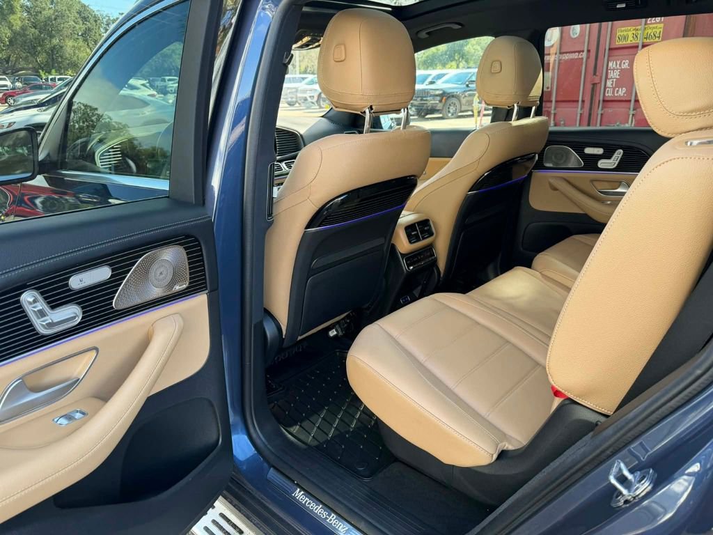 Used 2024 Mercedes-Benz GLS 580 4MATIC image 27